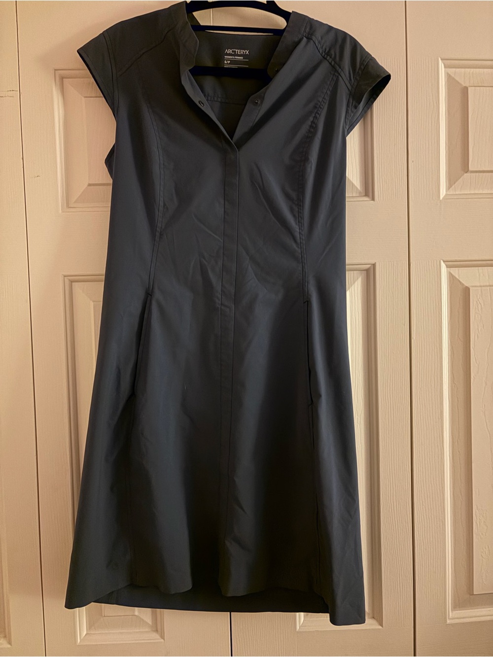 Arc'teryx Women's Slate Gray Button-Front Active Dress - Picture 2 of 4